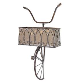 Strieborný kovový nástenný kvetináč v tvare bicykla s retro dizajnom, výška 30,5 cm.