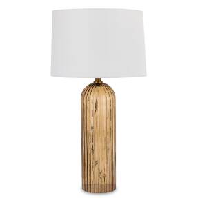 Elegantná stolová lampa s jantárovým telom, zlatými detailmi a bielym tienidlom, výška 76 cm