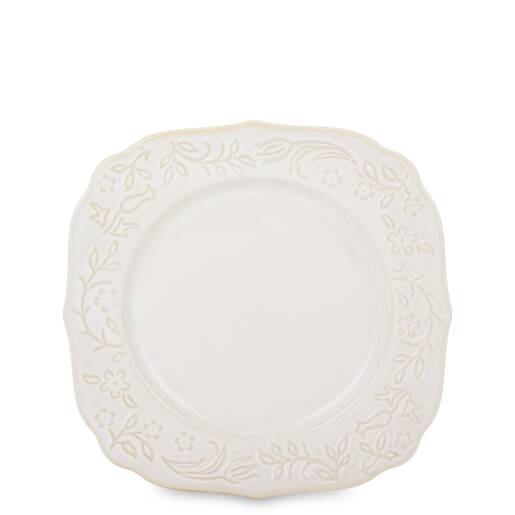 krémový okrúhly porcelánový dezertný tanier s reliéfnym kvetinovým vzorom na bielom pozadí.